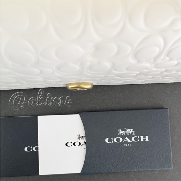 NWT Coach 1941 Dinky in Signature Leather with Chain Leather Strap - Picture 8 of 10